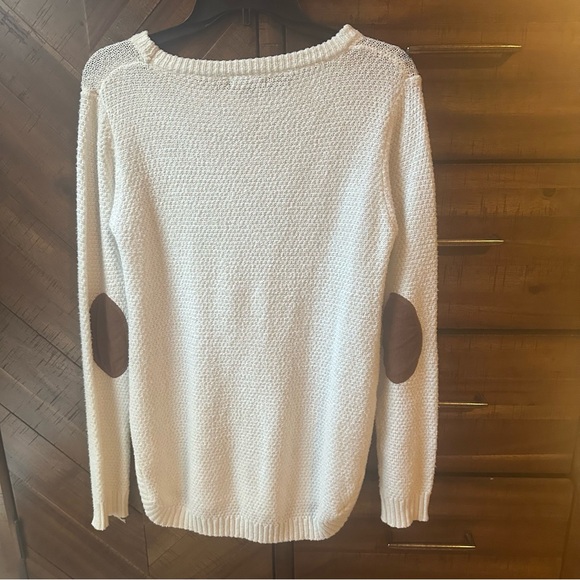 Pink Clover Sweater - Picture 1 of 4